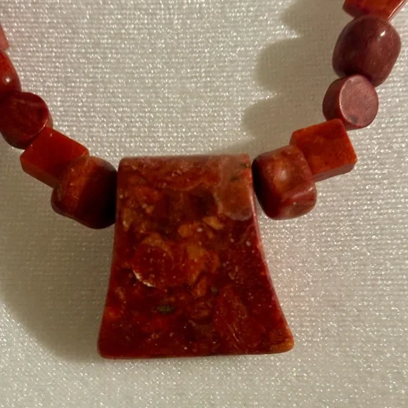 Sponge Coral Necklace NWOT - Picture 4 of 6